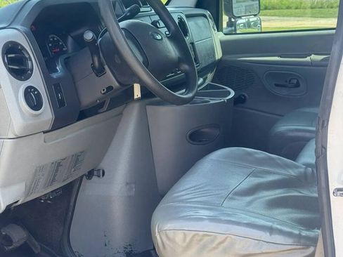 Used 2011 Ford E-450 and Econoline 450 Super Duty RWD image 12