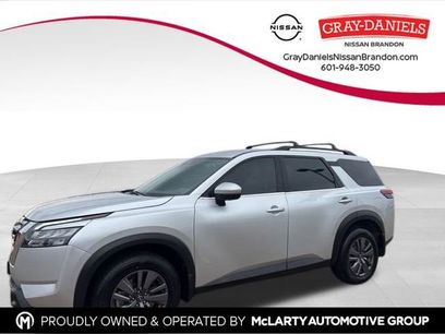 Used 2024 Nissan Pathfinder SV