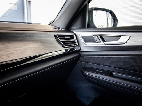 New 2026 Volkswagen Atlas Cross Sport SE image 46