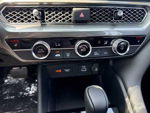 New 2025 Acura Integra image 30