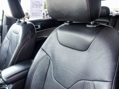 Used 2023 Jeep Compass Limited image 7