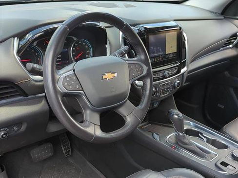 Used 2020 Chevrolet Traverse Premier w/ LPO, Blackout Package FWD image 9