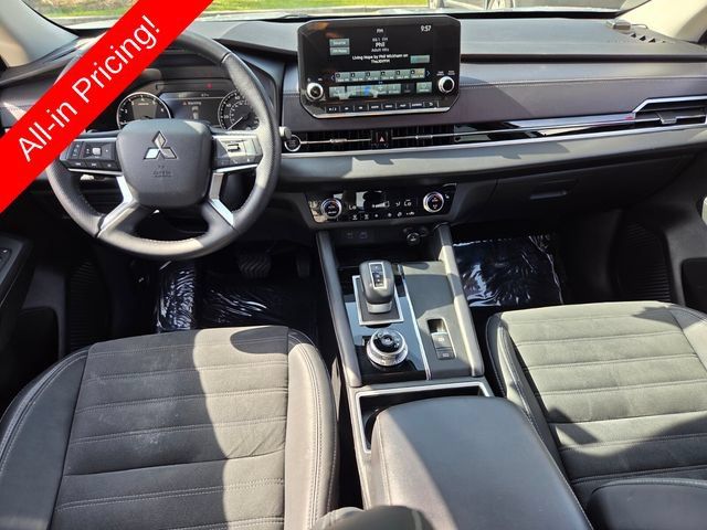 Used 2023 Mitsubishi Outlander SE FWD image 10