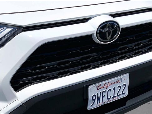 Used 2025 Toyota RAV4 XLE w/ Convenience Package FWD image 29