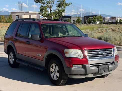 Used 2006 Ford Explorer XLT AWD/4WD image 3
