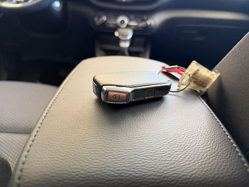 Used 2025 Kia Soul LX w/ LX Technology Package image 18