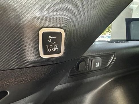 Used 2025 Jeep Grand Cherokee Limited RWD image 31