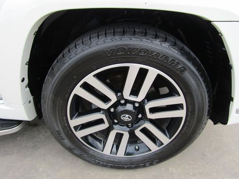 Used 2017 Toyota 4Runner Limited RWD image 7