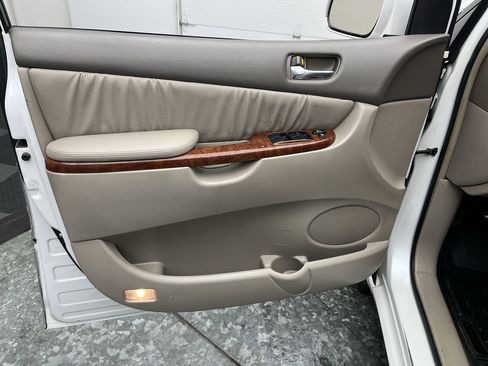Used 2005 Toyota Sienna image 6