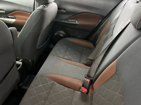 Used 2018 Nissan Kicks SR w/ Exterior Package FWD image 5