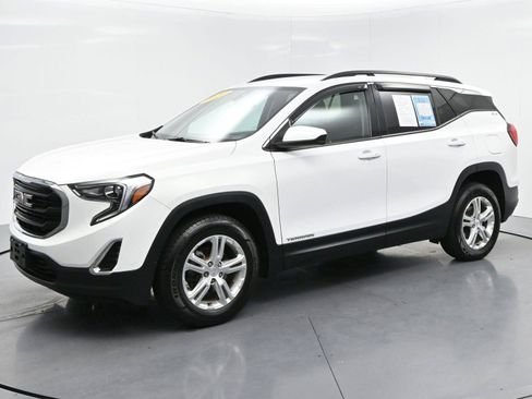 Used 2020 GMC Terrain SLE w/ Driver Convenience Package AWD/4WD image 3