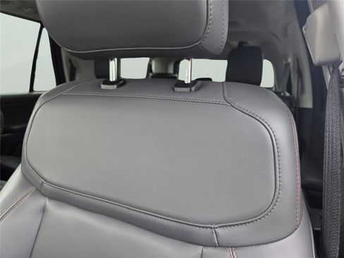 Used 2025 Ford Expedition Max Active AWD/4WD image 19