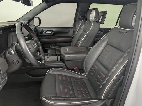 Used 2025 GMC Yukon XL AT4 Ultimate image 10