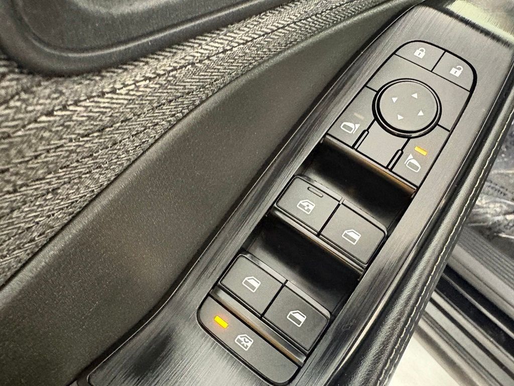 Used 2023 Nissan Rogue SV FWD image 20