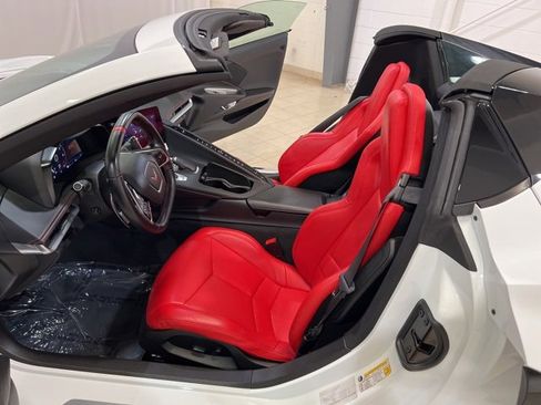 Used 2022 Chevrolet Corvette Stingray Convertible w/ 1LT image 9