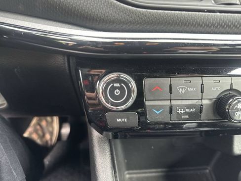 Used 2025 Jeep Compass Trailhawk AWD/4WD image 14