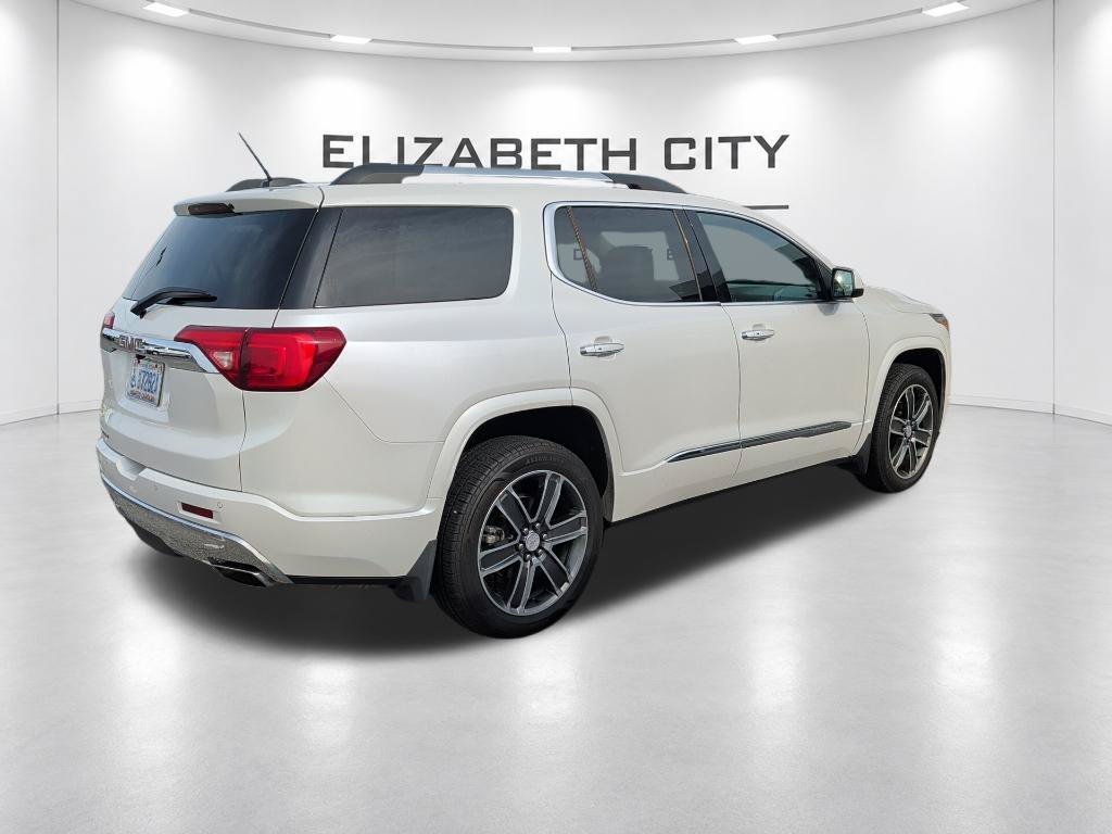 Used 2019 GMC Acadia Denali w/ Technology Package FWD image 4