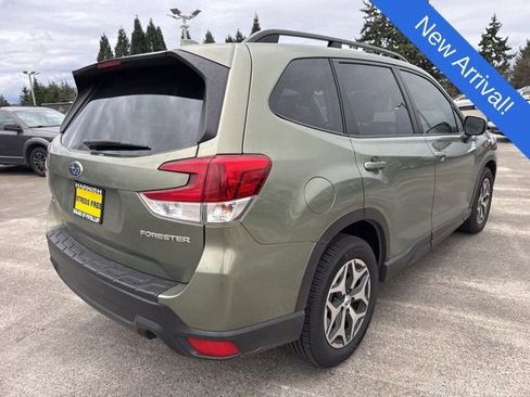 Used 2019 Subaru Forester Premium image 7