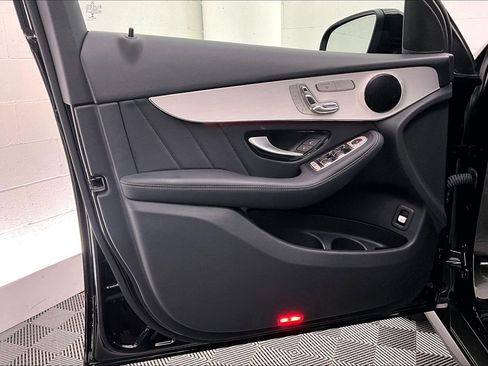 Used 2021 Mercedes-Benz GLC 300 image 24