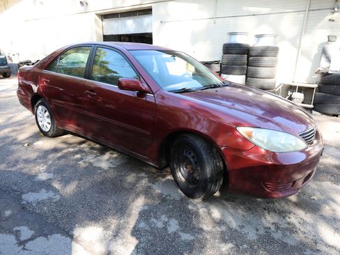 Used 2006 Toyota Camry LE image 4