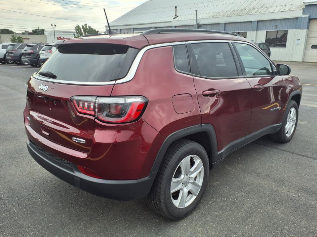 Used 2022 Jeep Compass Latitude w/ Convenience Group AWD/4WD image 5