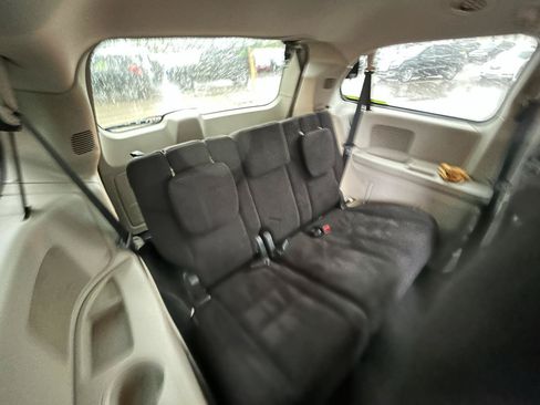 Used 2014 Dodge Grand Caravan SXT FWD image 13