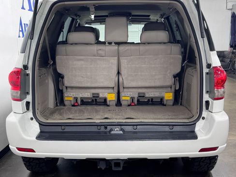 Used 2006 Toyota Sequoia SR5 image 8