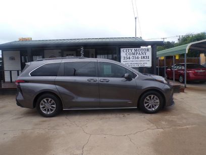 Used 2021 Toyota Sienna LE