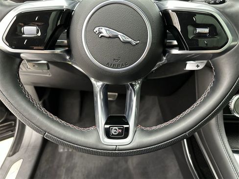 Used 2023 Jaguar F-PACE SVR image 14