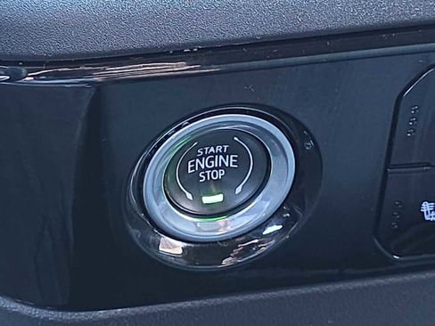 Used 2023 GMC Sierra 1500 Elevation image 24