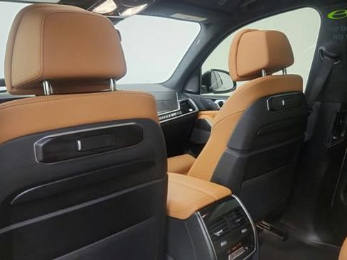 Used 2025 BMW X7 xDrive40i w/ M Sport Package AWD/4WD image 49