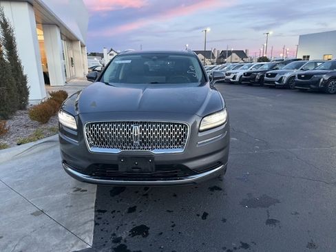 Used 2022 Lincoln Nautilus Reserve w/ Equipment Group 201A image 7