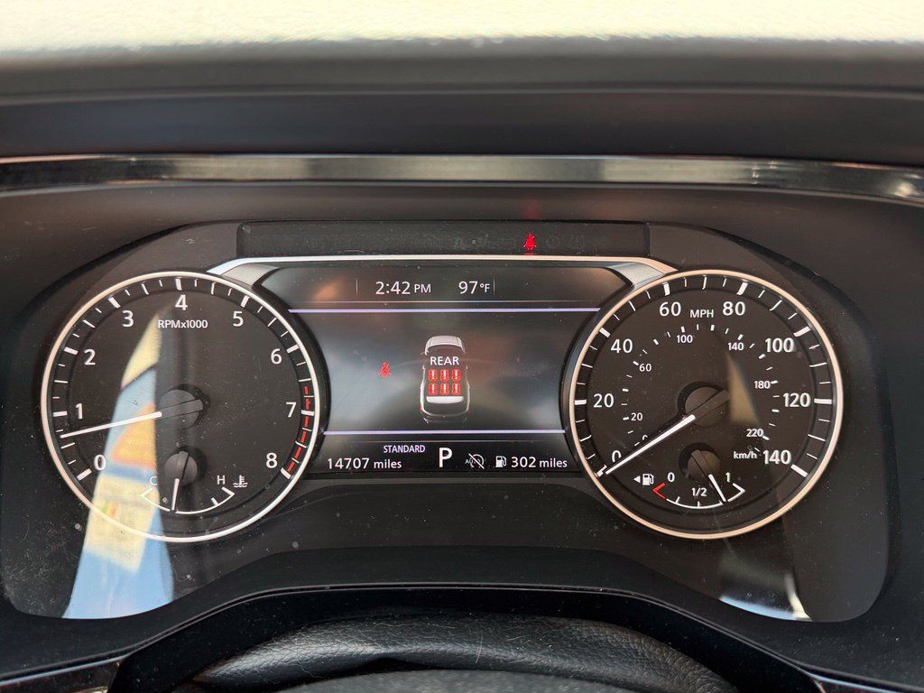 Used 2025 Nissan Pathfinder SV FWD image 9