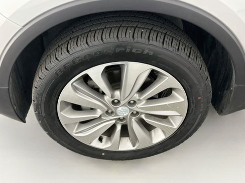 Used 2020 Buick Encore Preferred AWD/4WD image 11
