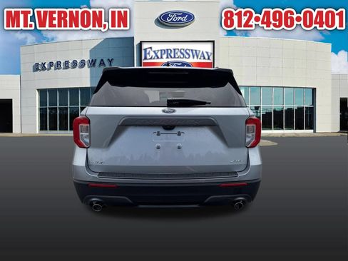 Used 2024 Ford Explorer XLT w/ Equipment Group 202A AWD/4WD image 7