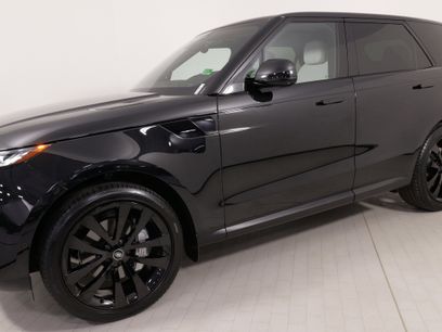 Used 2025 Land Rover Range Rover Sport SE