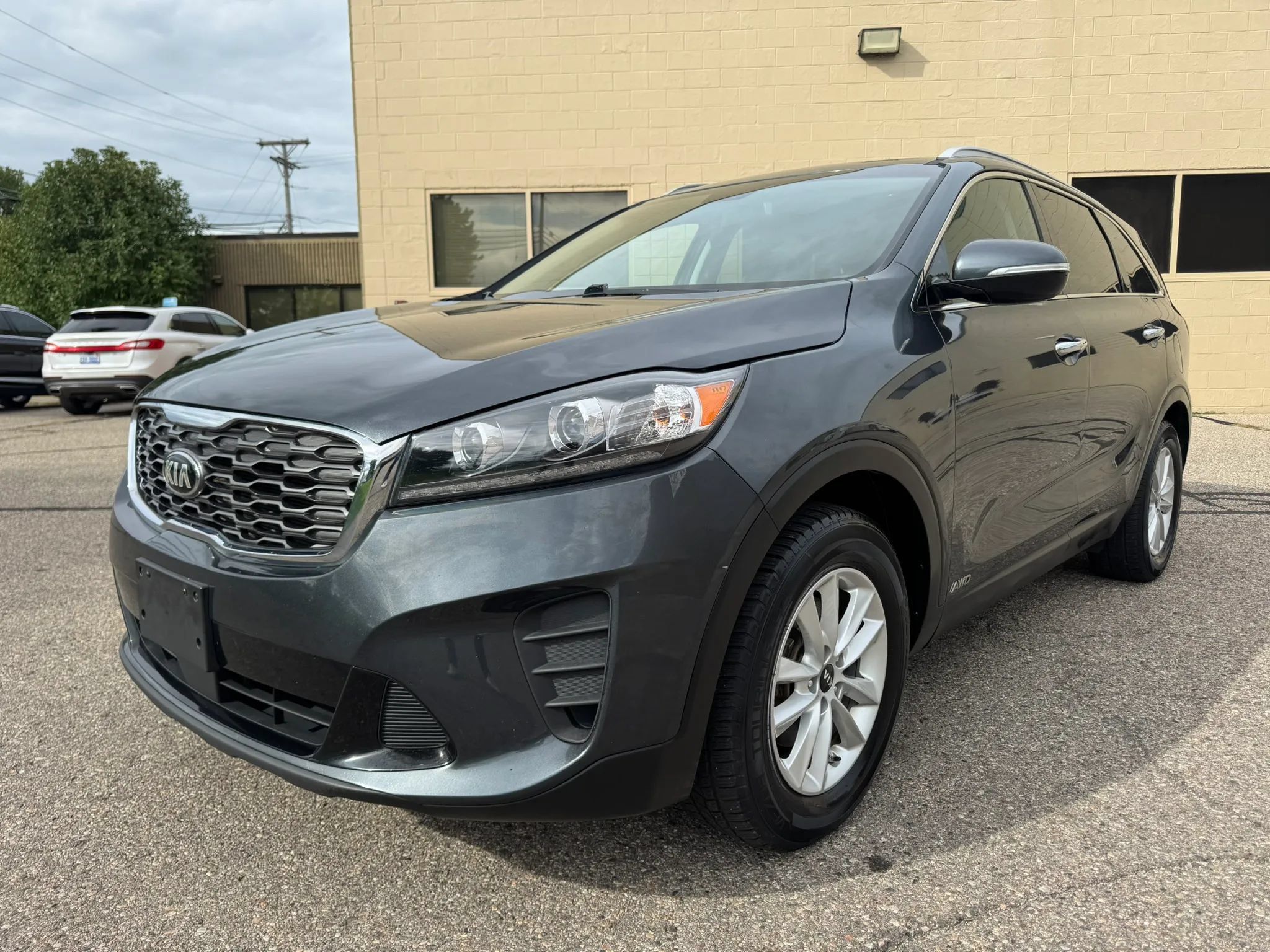 Used 2020 Kia Sorento LX w/ LX I4 Convenience Package AWD/4WD image 3