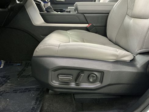 Used 2024 Toyota Tundra Limited image 22