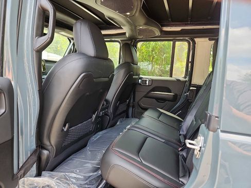 New 2026 Jeep Wrangler Unlimited Rubicon AWD/4WD image 6