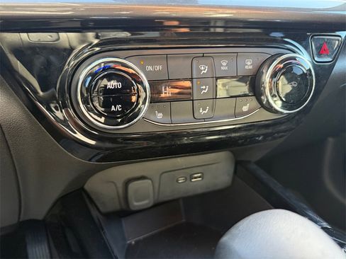 Used 2025 Chevrolet Trax ACTIV w/ Driver Confidence Package image 27