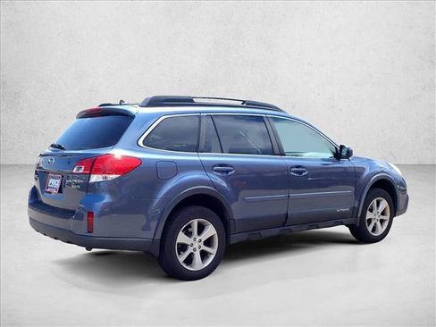 Used 2014 Subaru Outback 3.6R Limited AWD/4WD image 3