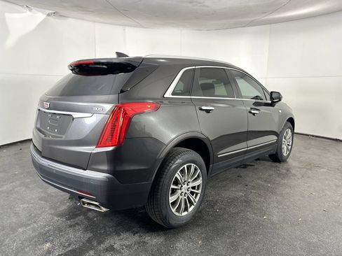 Used 2018 Cadillac XT5 Luxury w/ Driver Awareness Package FWD image 8