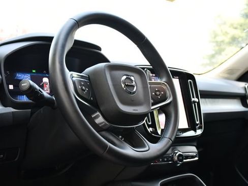 Used 2026 Volvo XC40 B5 Plus AWD/4WD image 11
