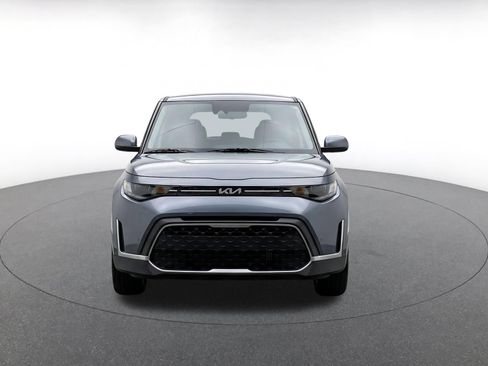 Used 2025 Kia Soul LX w/ LX Technology Package FWD image 2