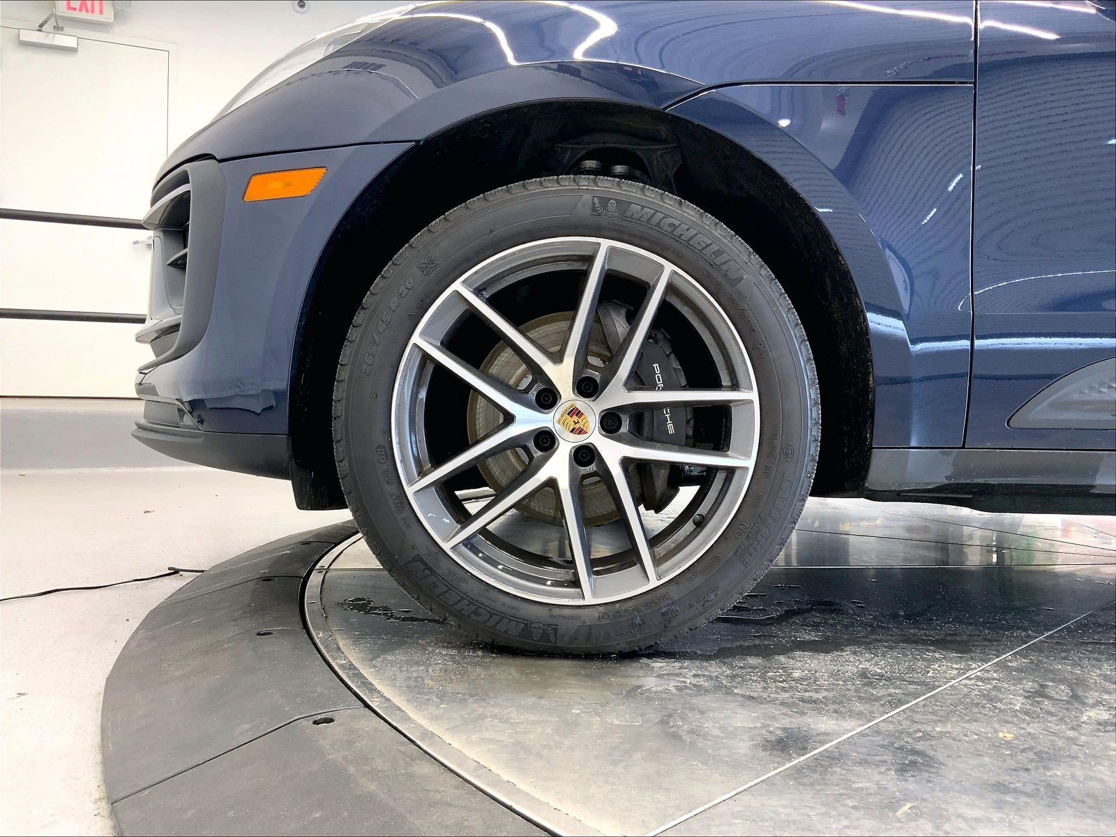 Certified 2023 Porsche Macan AWD/4WD image 11