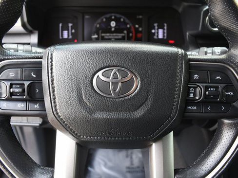 Certified 2025 Toyota 4Runner SR5 AWD/4WD image 30