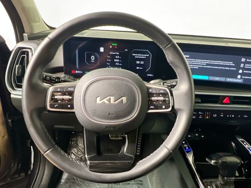 Used 2025 Kia Sorento SX FWD image 17