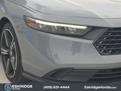 Used 2025 Honda Accord Sport image 9