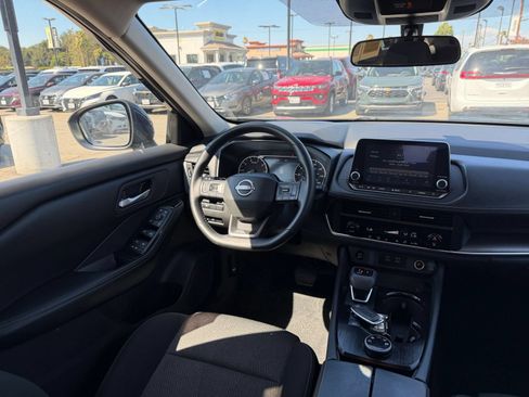Used 2025 Nissan Rogue SV AWD/4WD image 35