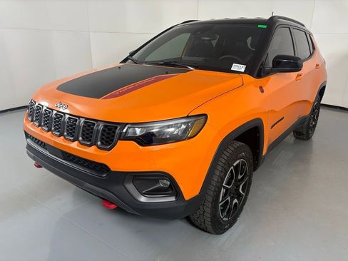 New 2026 Jeep Compass Trailhawk w/ Trailer Tow Group image 4
